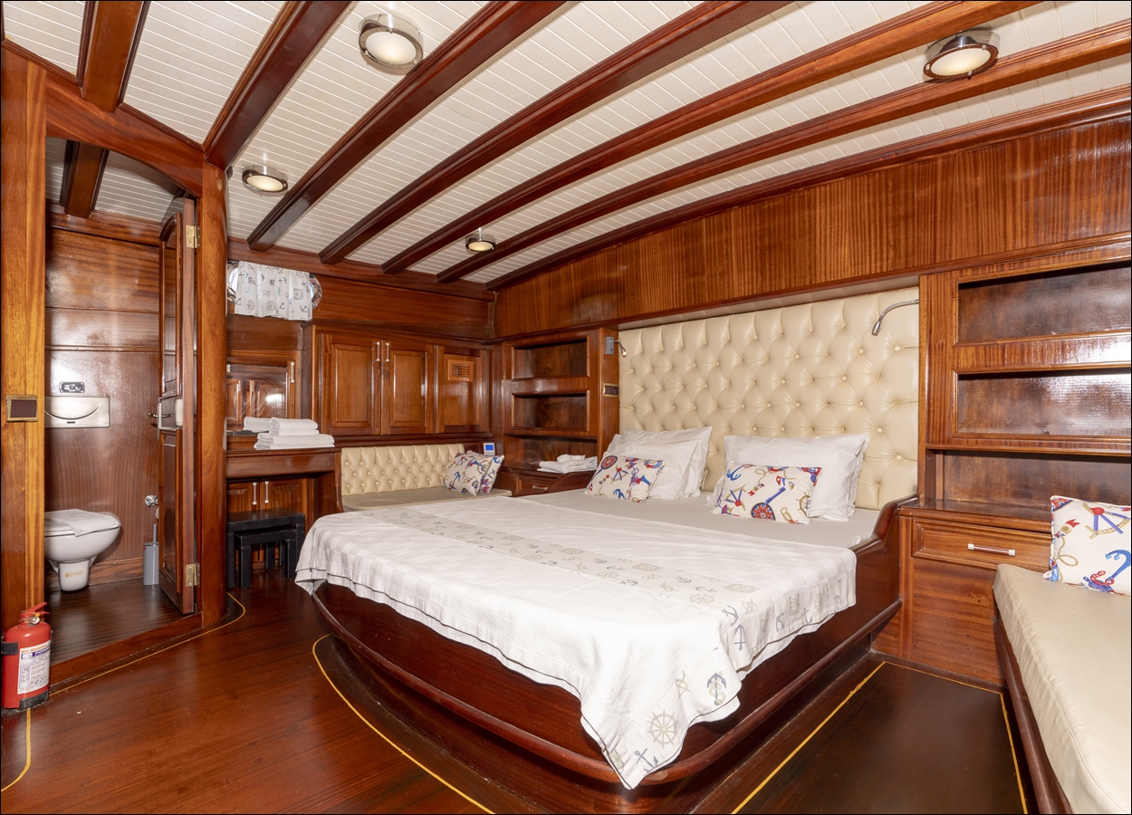 FURKAN III -DORİS ( LUX YACHT)